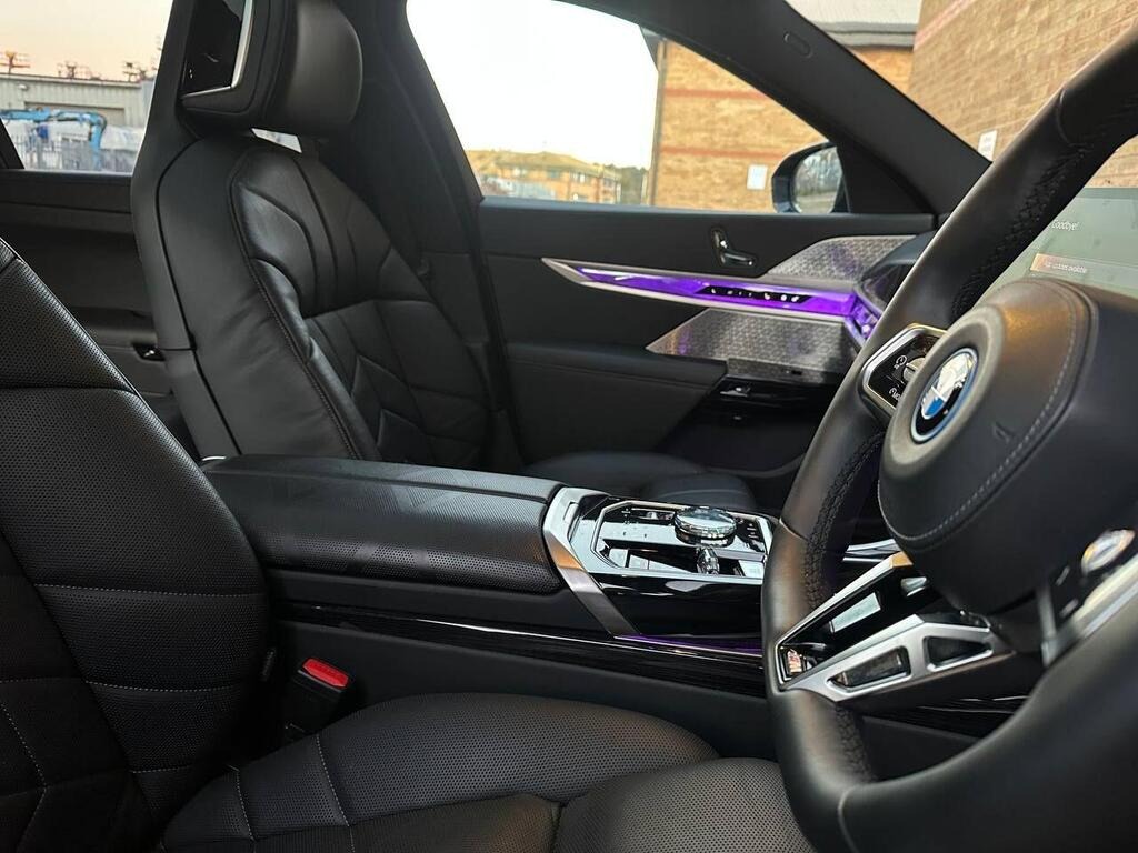 
								2023 BMW 7 Series 3.0 750e 22.1kWh M Sport Auto xDrive full									