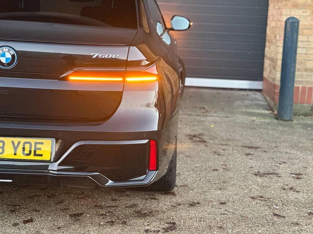 
								2023 BMW 7 Series 3.0 750e 22.1kWh M Sport Auto xDrive full									