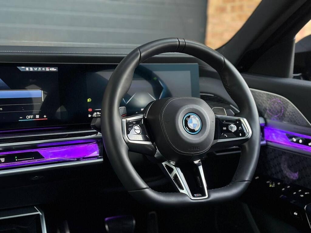 
								2023 BMW 7 Series 3.0 750e 22.1kWh M Sport Auto xDrive full									