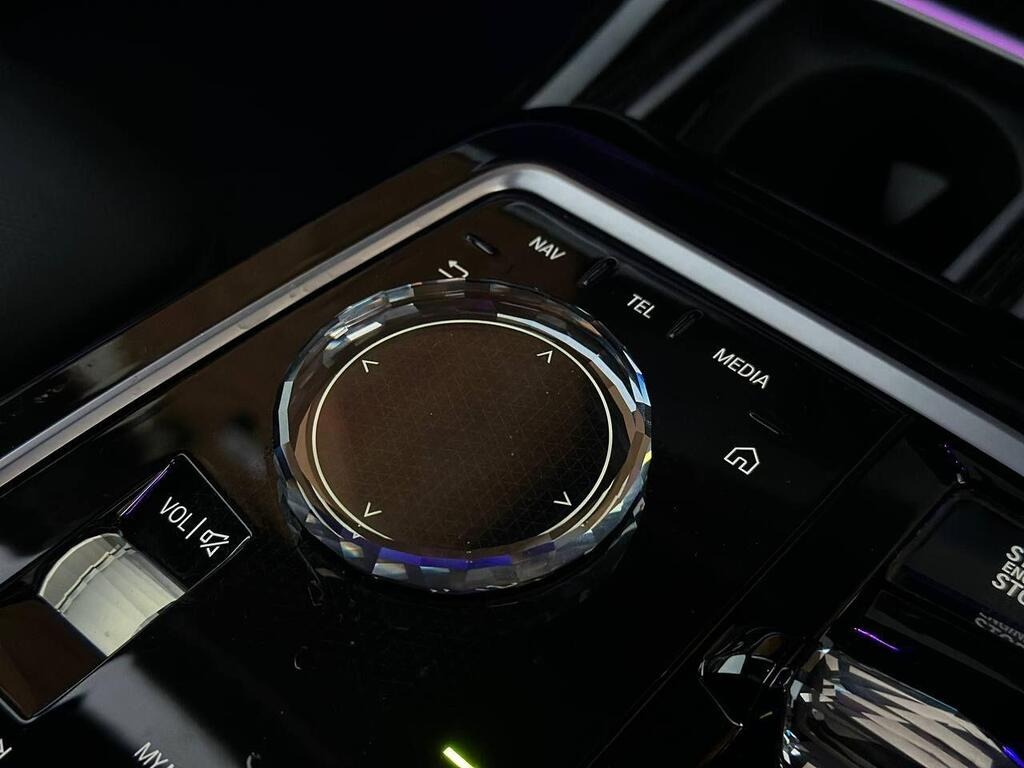 
								2023 BMW 7 Series 3.0 750e 22.1kWh M Sport Auto xDrive full									