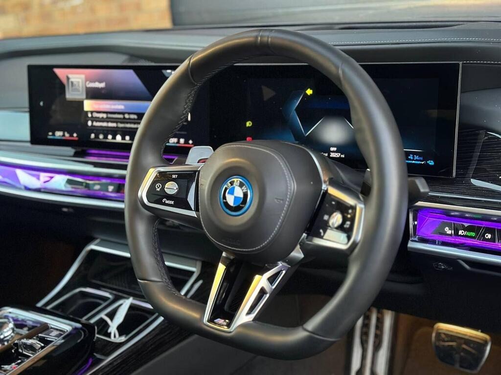
								2023 BMW 7 Series 3.0 750e 22.1kWh M Sport Auto xDrive full									
