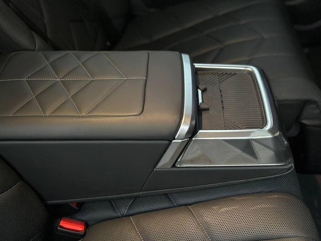 
								2023 BMW 7 Series 3.0 750e 22.1kWh M Sport Auto xDrive full									