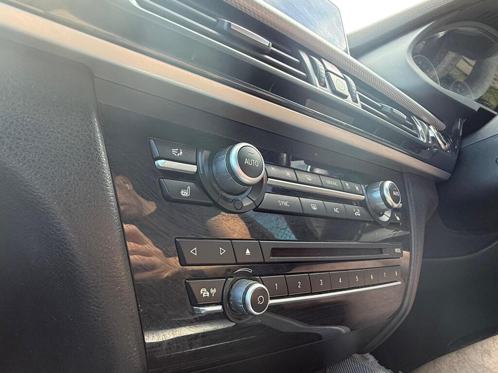 
								2015 BMW X5 3.0 40d M Sport full									