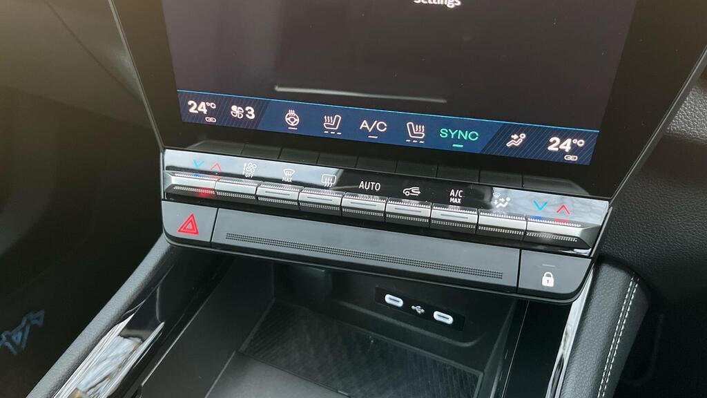 
								2025 Renault Austral 1.2 E-TECH techno esprit Alpine full									