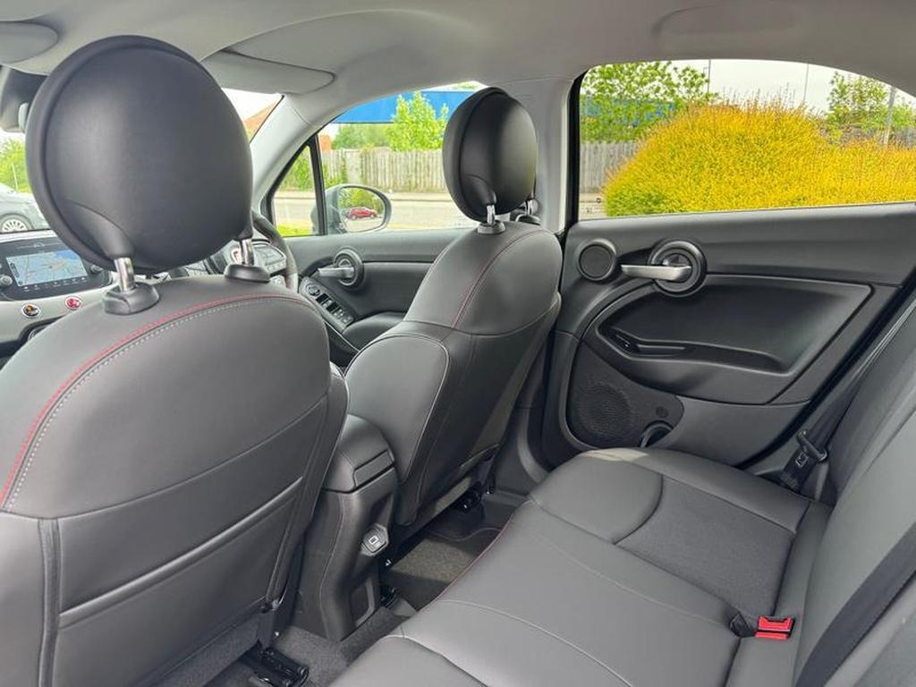 
								2023 Fiat 500X 1.5 130 MHEV DDCT Sport full									