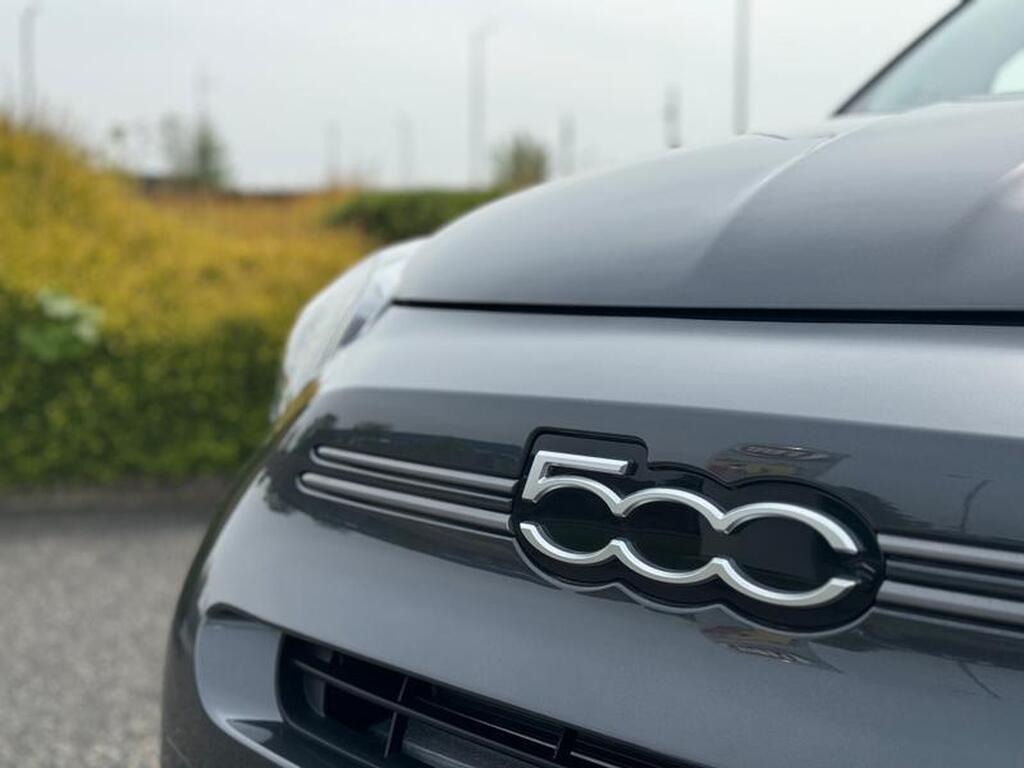 
								2023 Fiat 500X 1.5 130 MHEV DDCT Sport full									