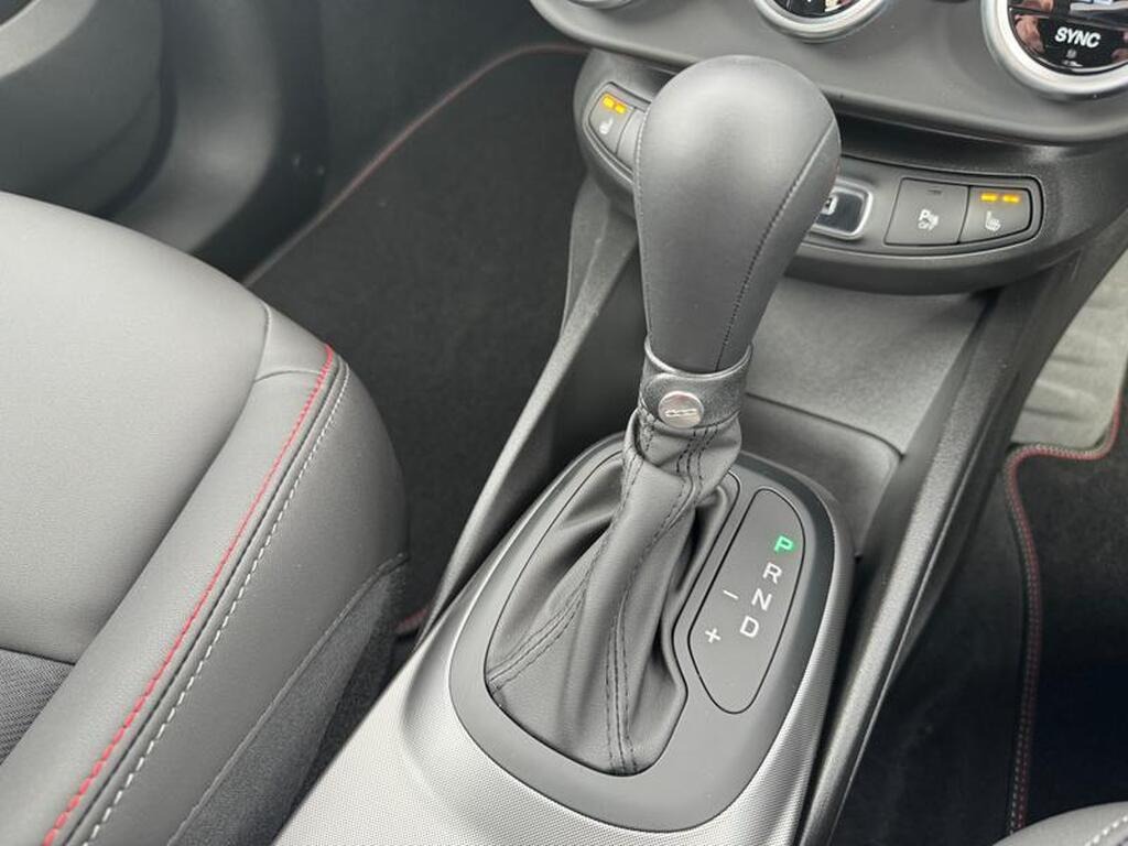 
								2023 Fiat 500X 1.5 130 MHEV DDCT Sport full									