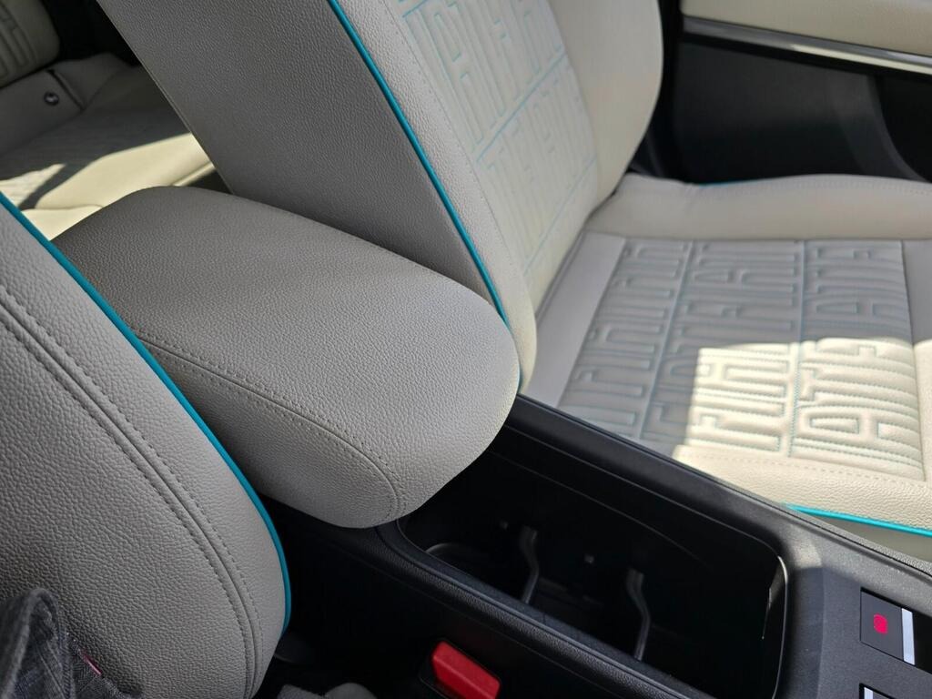 
								2024 Fiat 600e 54kWh La Prima full									