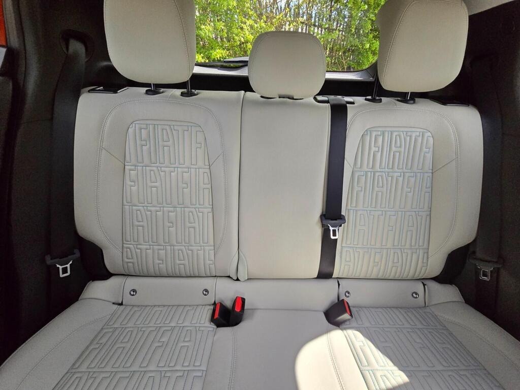 
								2024 Fiat 600e 54kWh La Prima full									