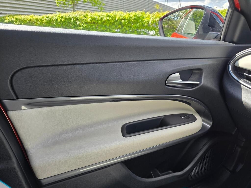 
								2024 Fiat 600e 54kWh La Prima full									