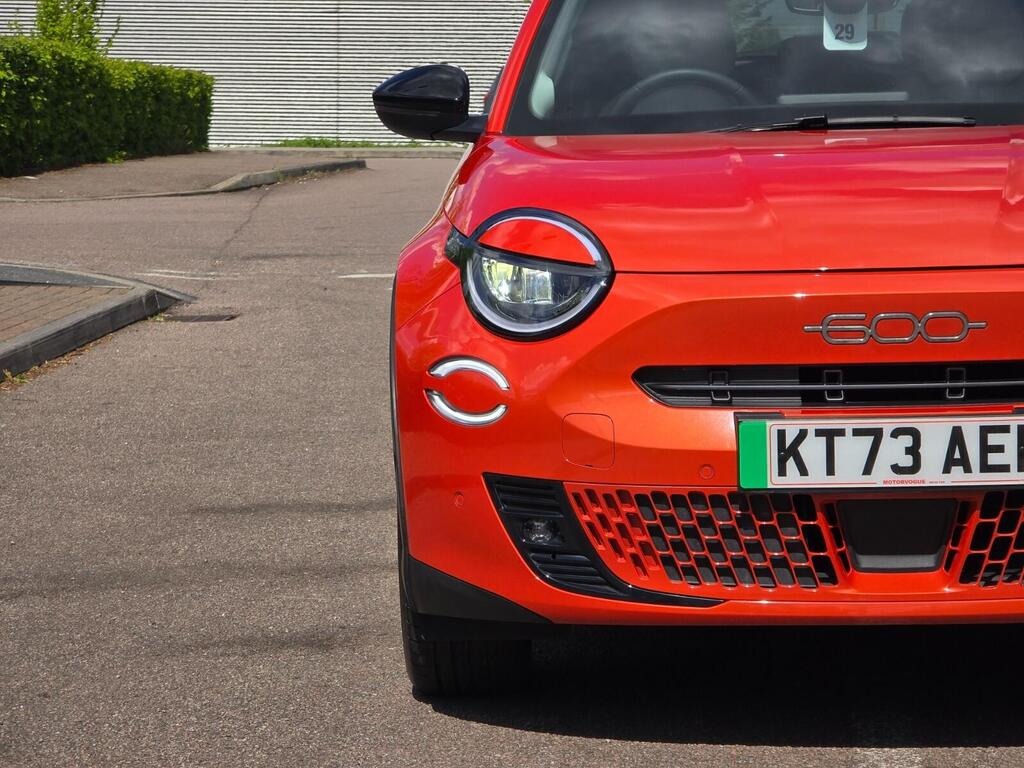 
								2024 Fiat 600e 54kWh La Prima full									