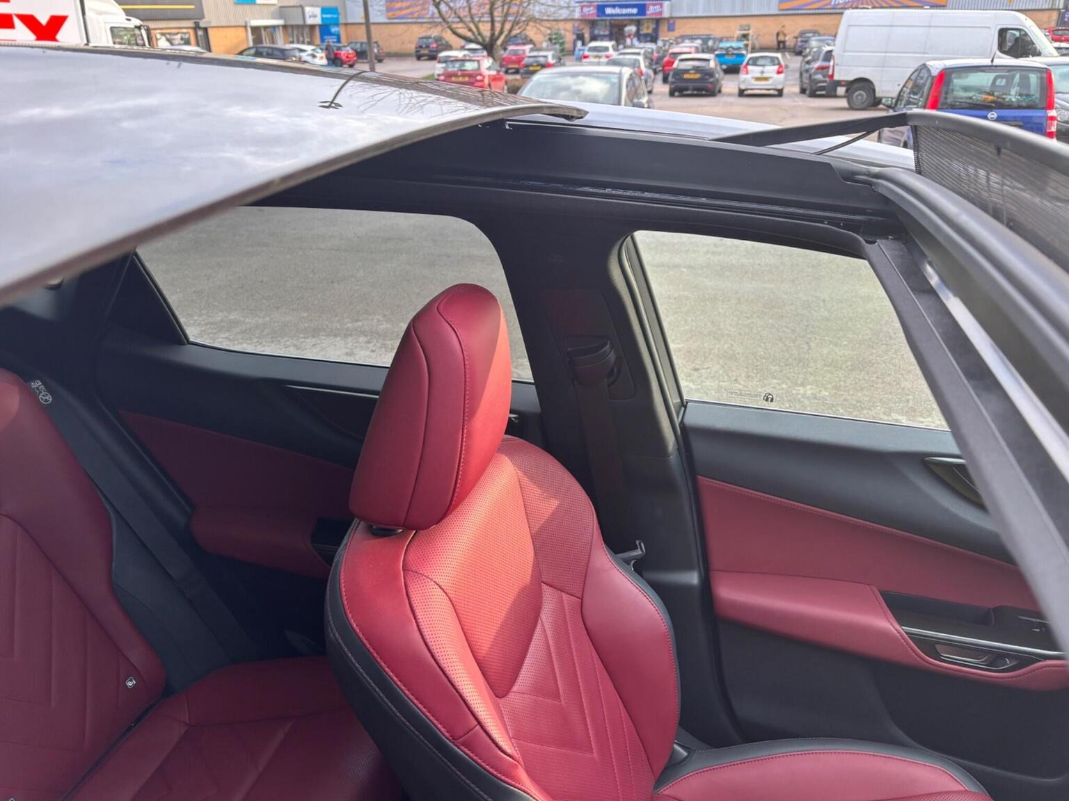 
								2023 LEXUS NX SUV 2.5 350h Takumi E-CVT 4WD full									