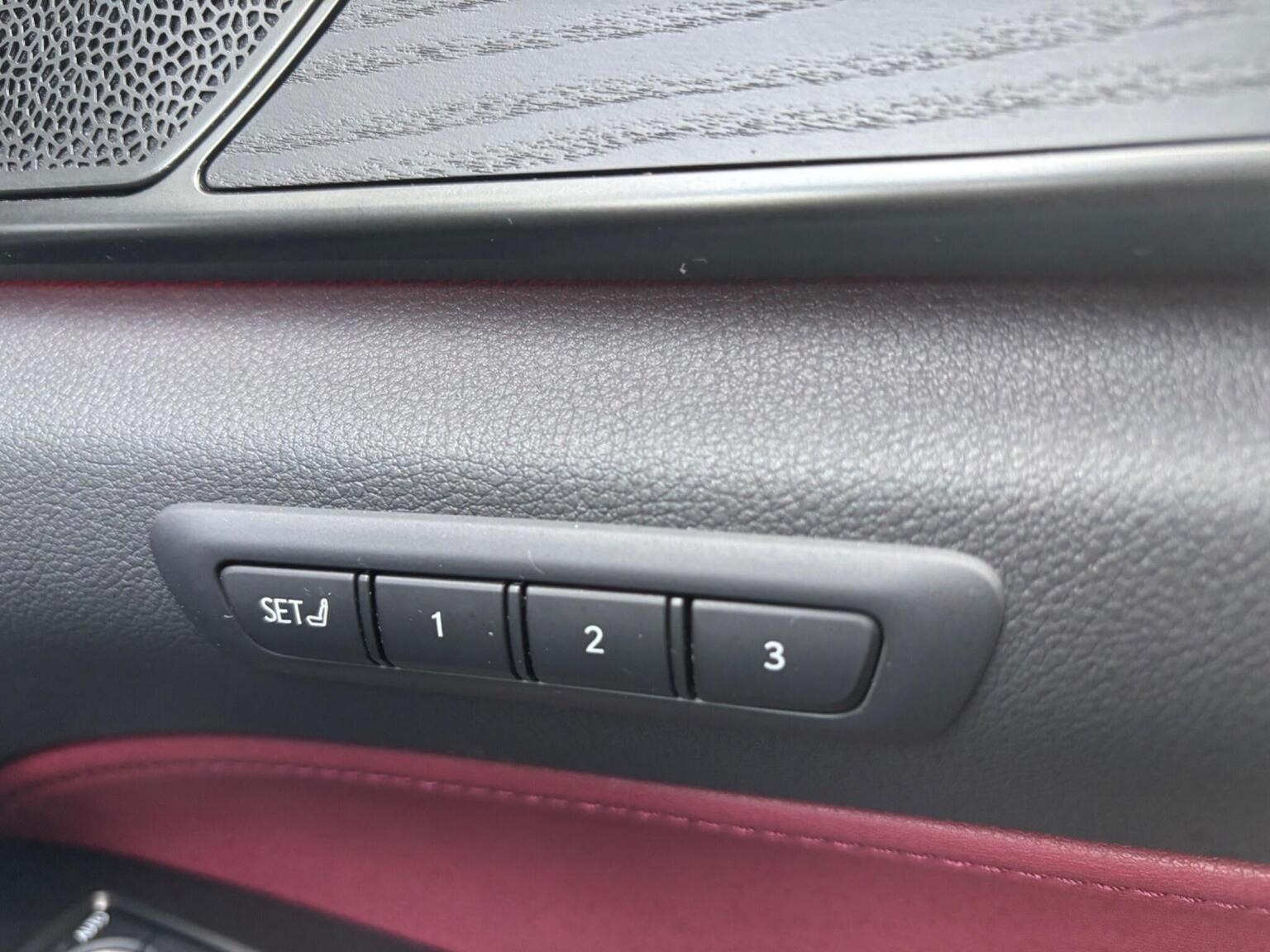 
								2023 LEXUS NX SUV 2.5 350h Takumi E-CVT 4WD full									