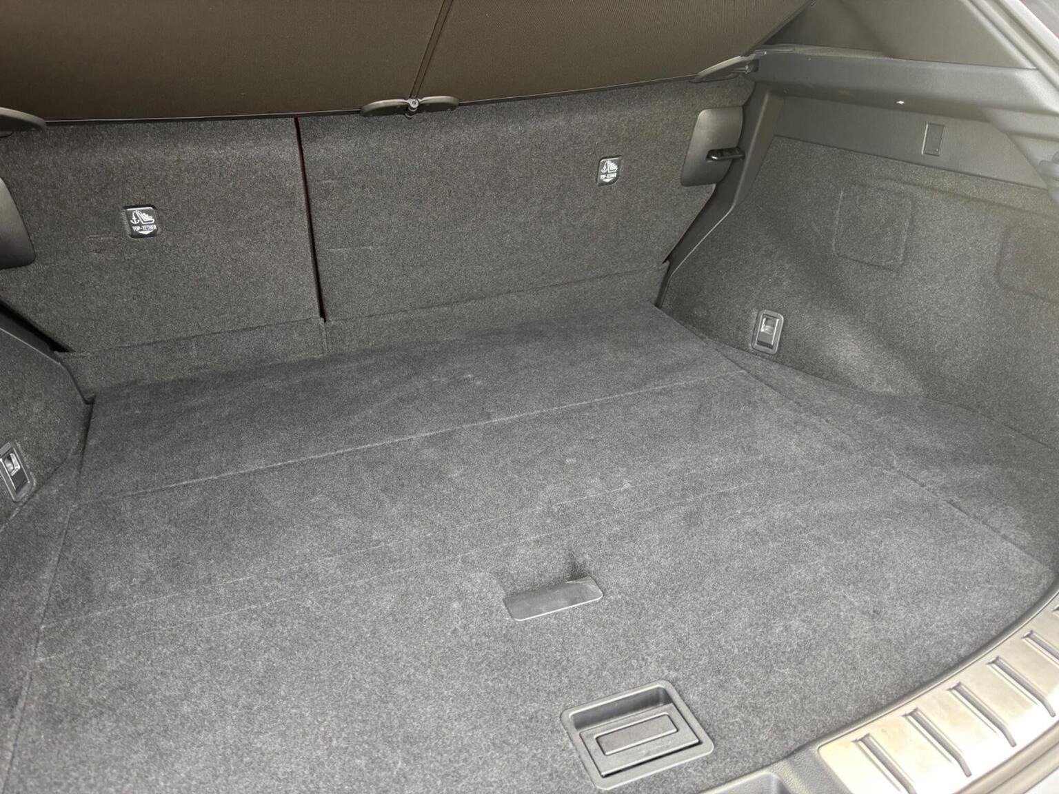 
								2023 LEXUS NX SUV 2.5 350h Takumi E-CVT 4WD full									