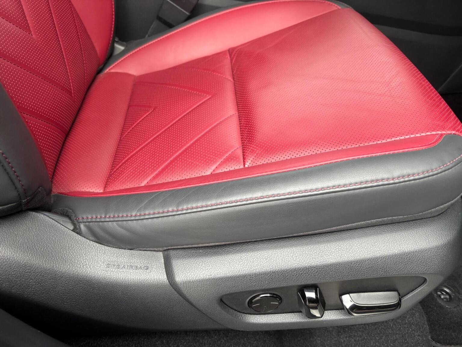 
								2023 LEXUS NX SUV 2.5 350h Takumi E-CVT 4WD full									