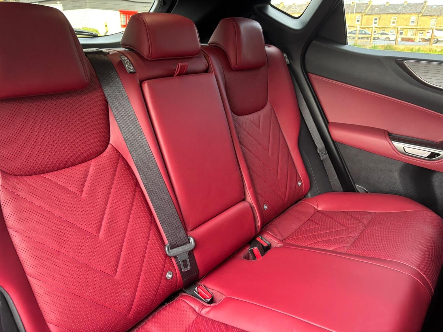 
								2023 LEXUS NX SUV 2.5 350h Takumi E-CVT 4WD full									