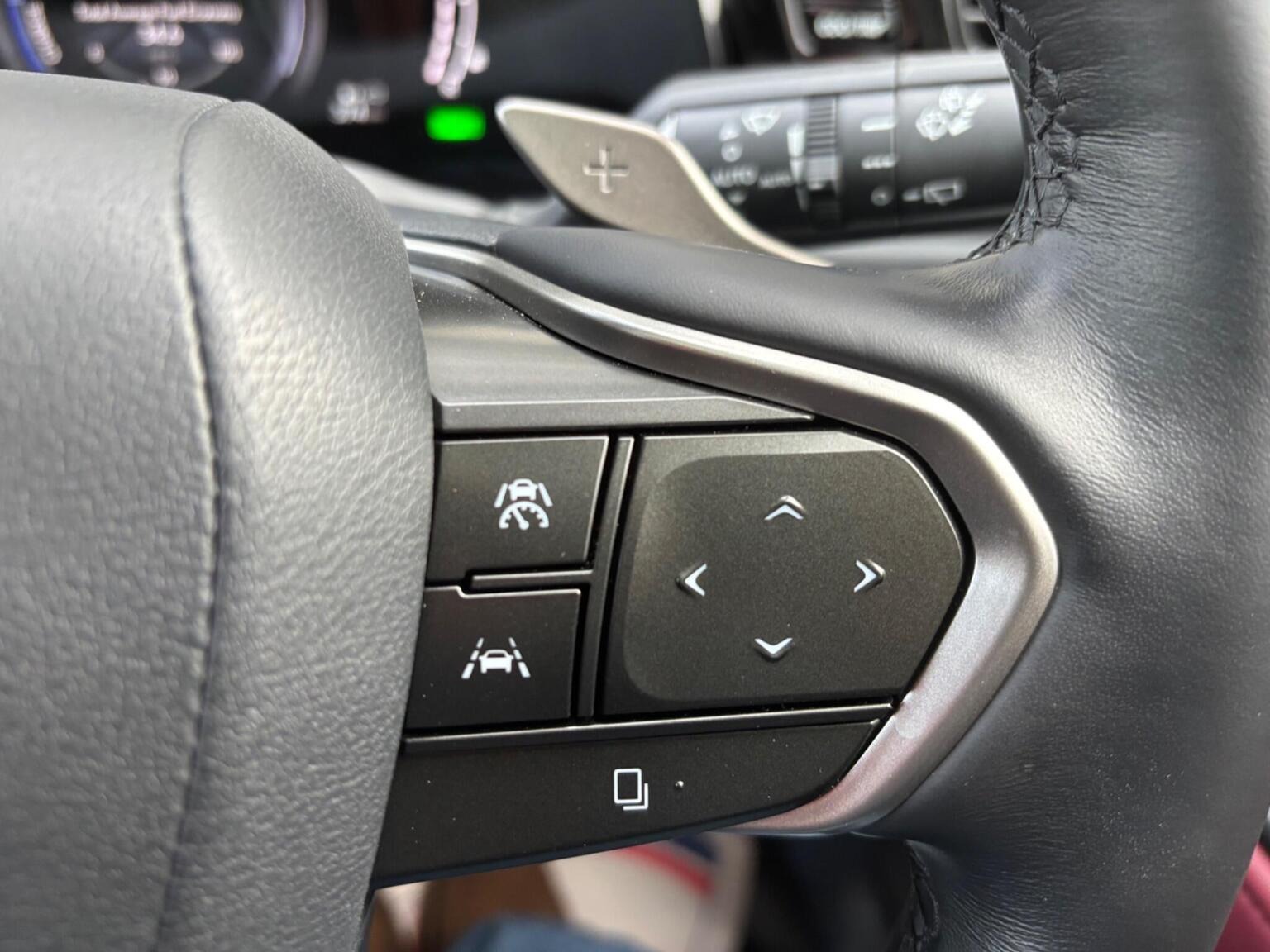 
								2023 LEXUS NX SUV 2.5 350h Takumi E-CVT 4WD full									