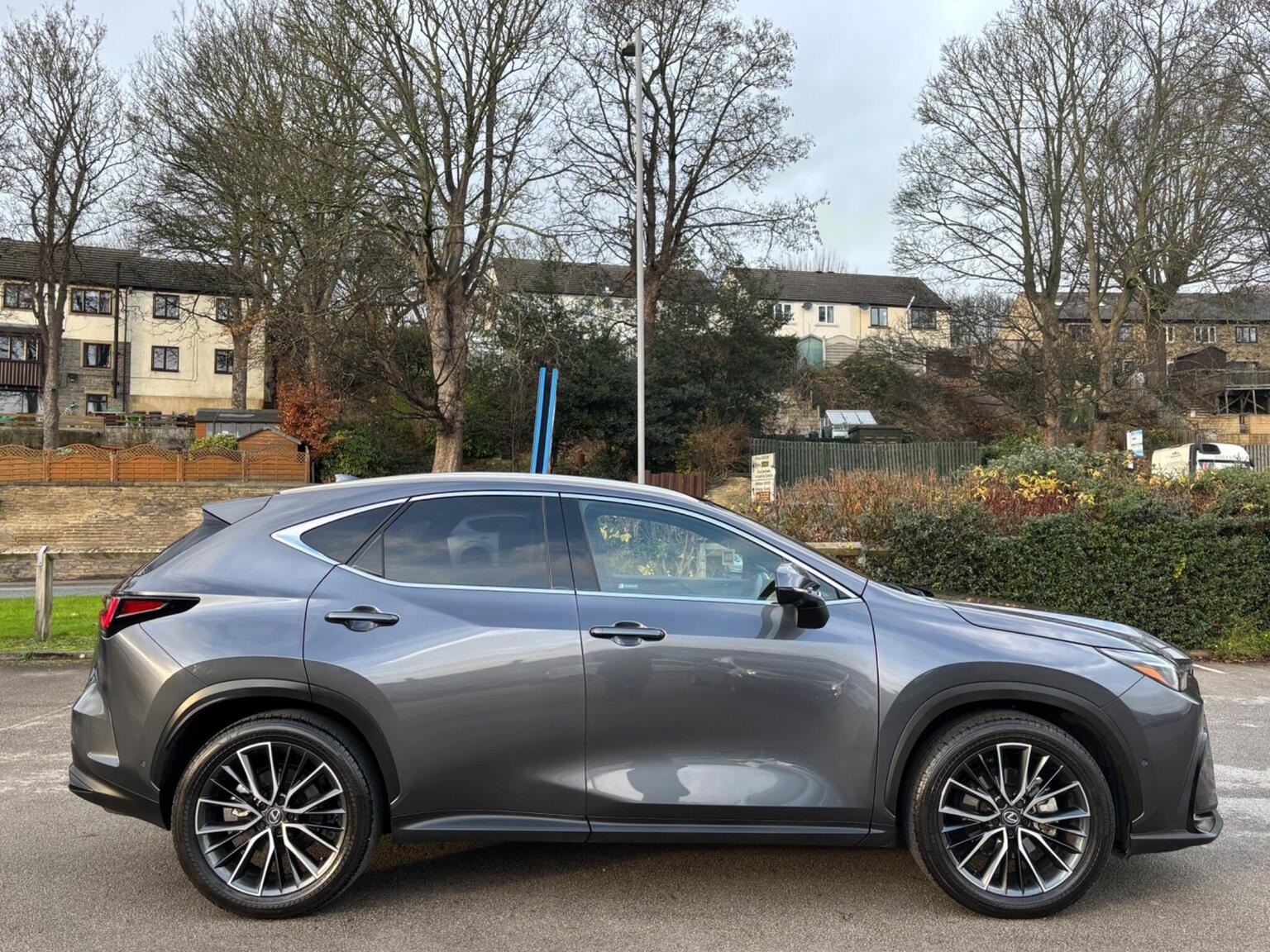 
								2023 LEXUS NX SUV 2.5 350h Takumi E-CVT 4WD full									