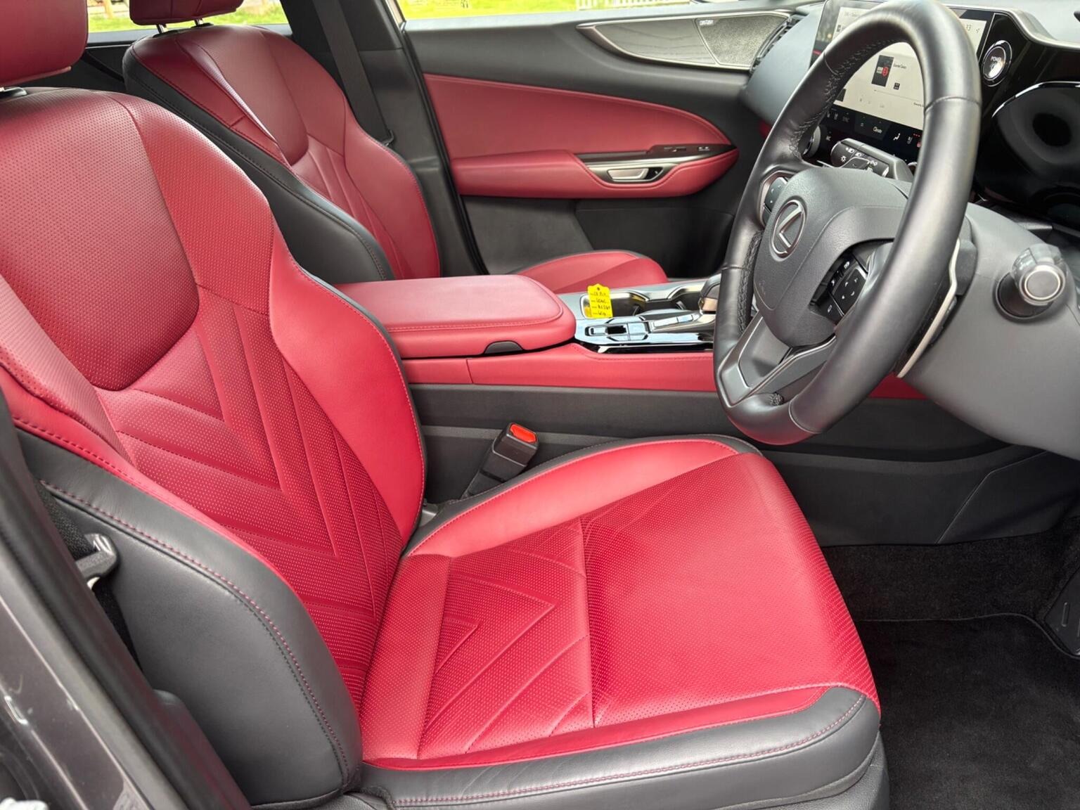 
								2023 LEXUS NX SUV 2.5 350h Takumi E-CVT 4WD full									