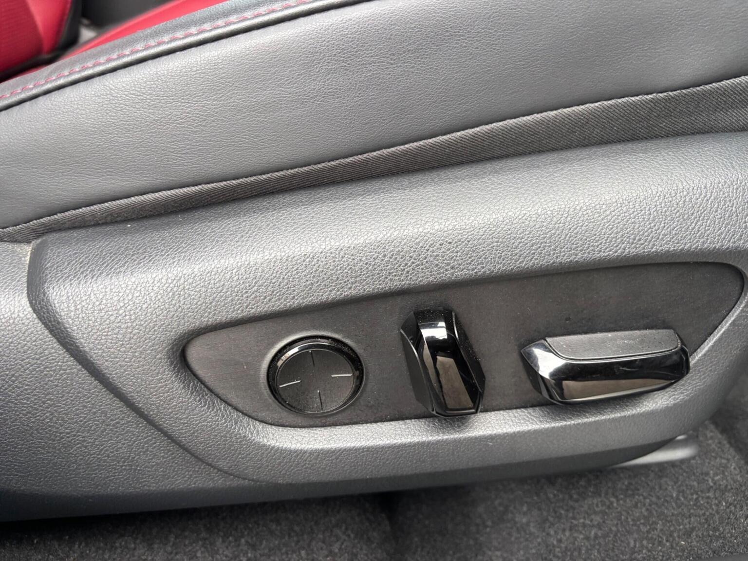 
								2023 LEXUS NX SUV 2.5 350h Takumi E-CVT 4WD full									