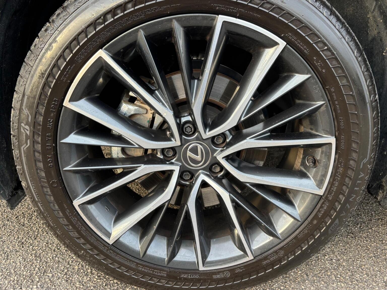 
								2023 LEXUS NX SUV 2.5 350h Takumi E-CVT 4WD full									