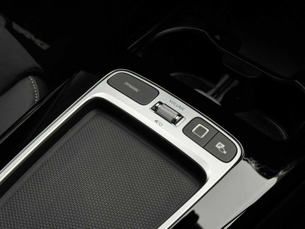 
								2025 Mercedes-Benz A Class 1.3 A180h MHEV AMG Line full									