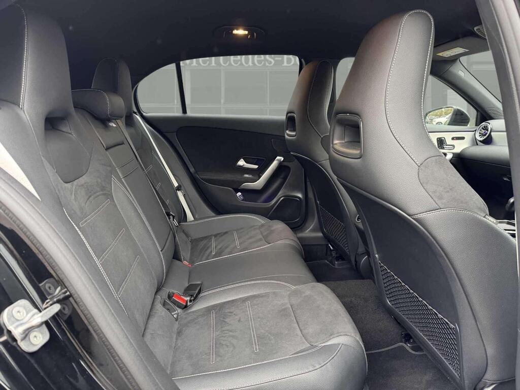 
								2025 Mercedes-Benz A Class 1.3 A180h MHEV AMG Line full									