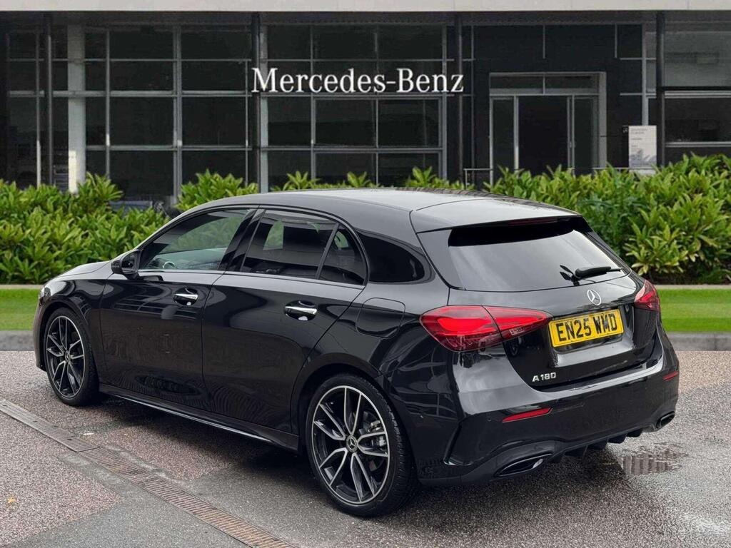 
								2025 Mercedes-Benz A Class 1.3 A180h MHEV AMG Line full									