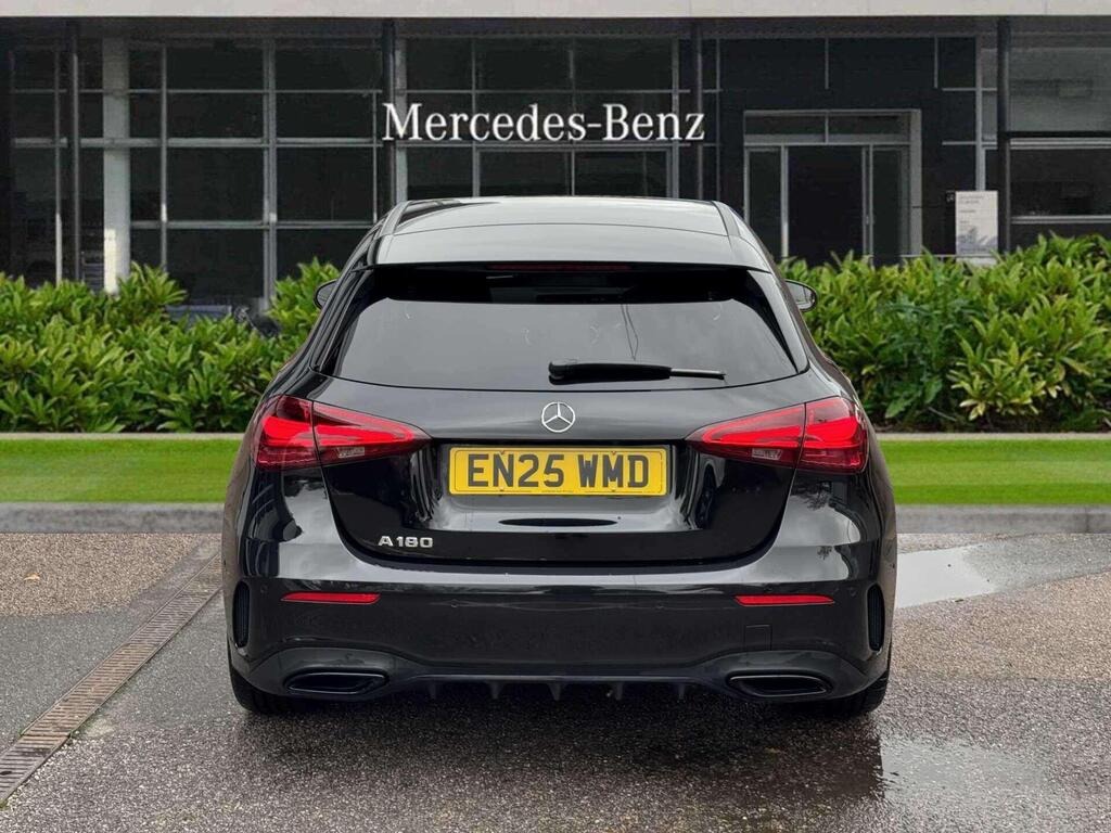 
								2025 Mercedes-Benz A Class 1.3 A180h MHEV AMG Line full									