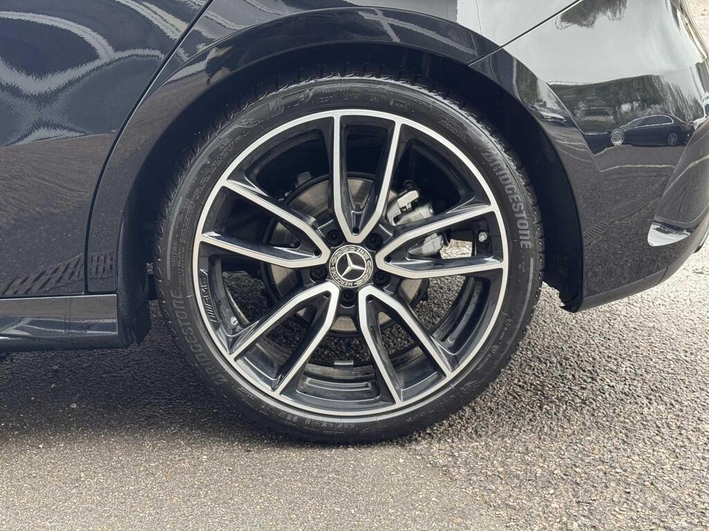 
								2025 Mercedes-Benz A Class 1.3 A180h MHEV AMG Line full									