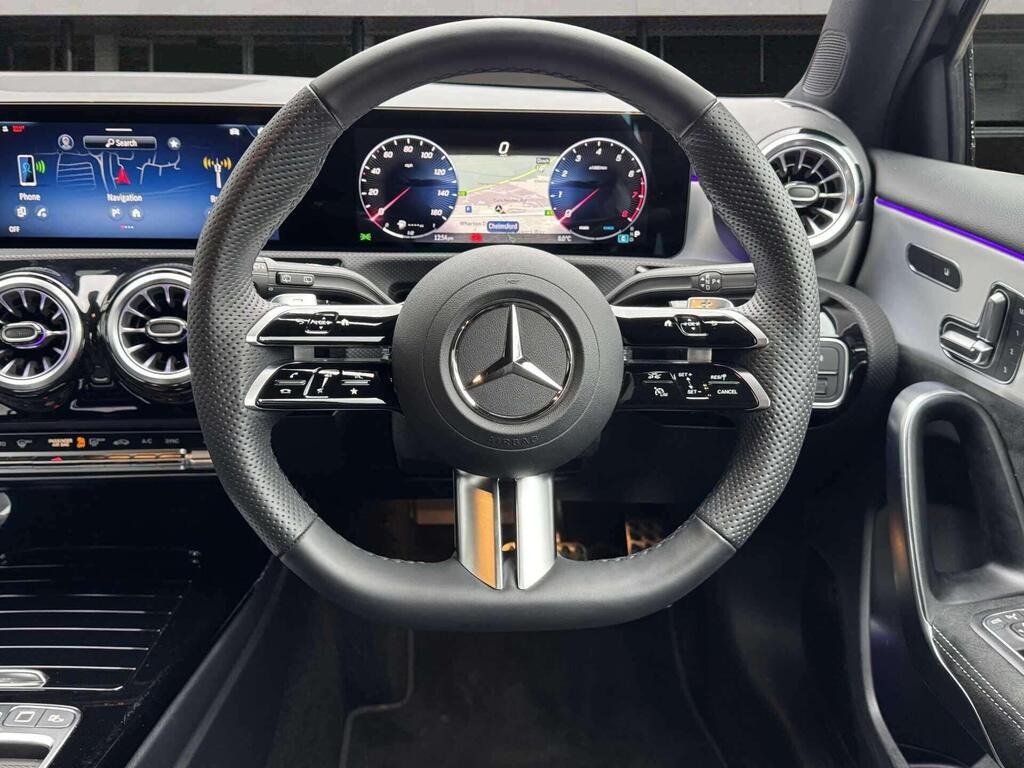 
								2025 Mercedes-Benz A Class 1.3 A180h MHEV AMG Line full									