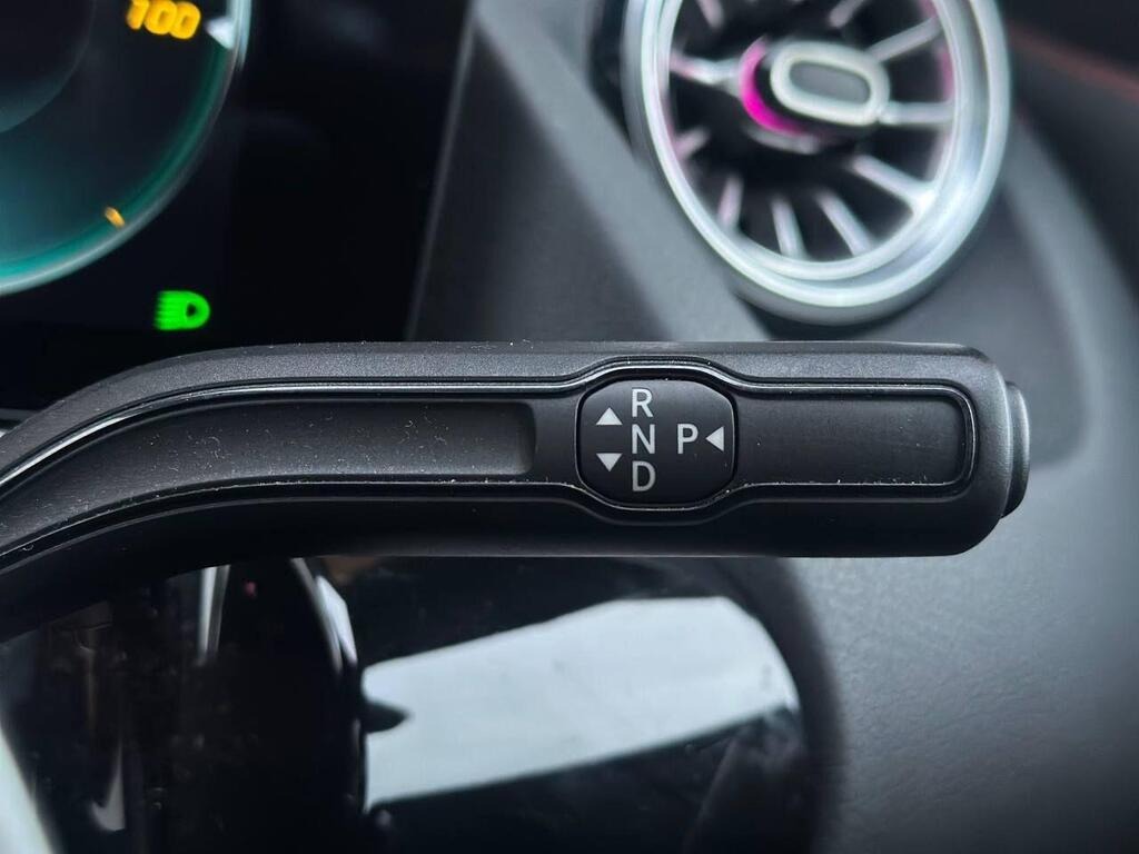 
								2021 Mercedes-Benz EQA EQA 250 66.5kWh AMG Line full									