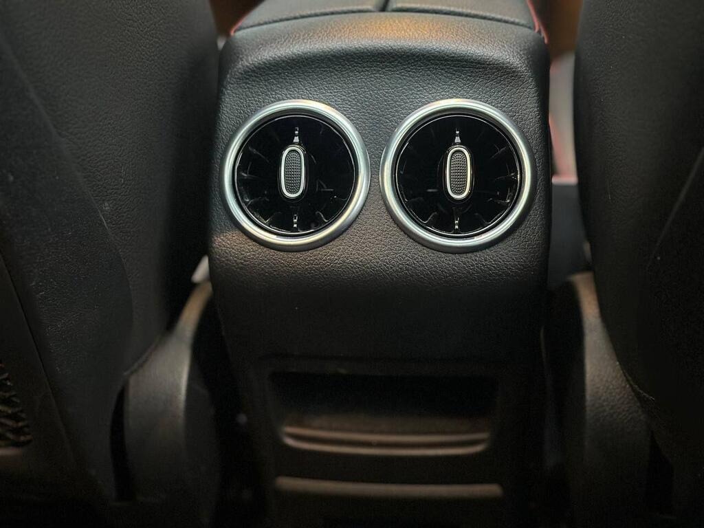 
								2021 Mercedes-Benz EQA EQA 250 66.5kWh AMG Line full									