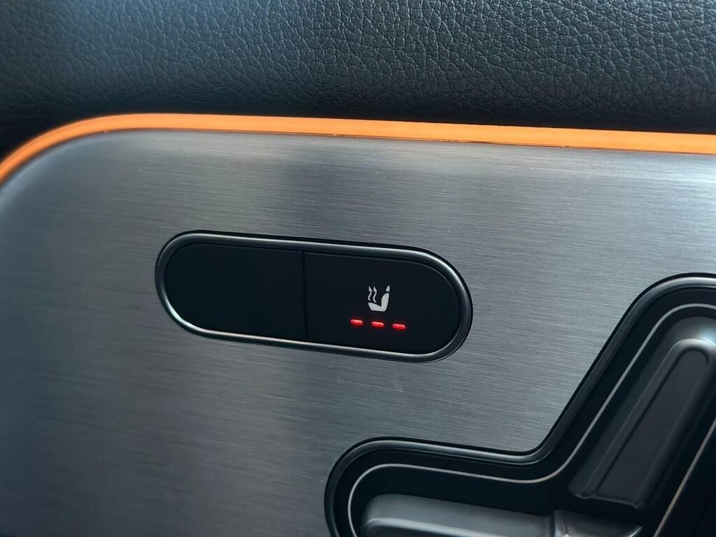 
								2021 Mercedes-Benz EQA EQA 250 66.5kWh AMG Line full									