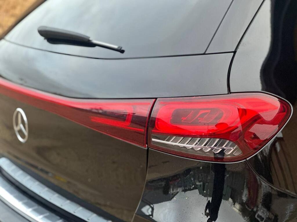 
								2021 Mercedes-Benz EQA EQA 250 66.5kWh AMG Line full									