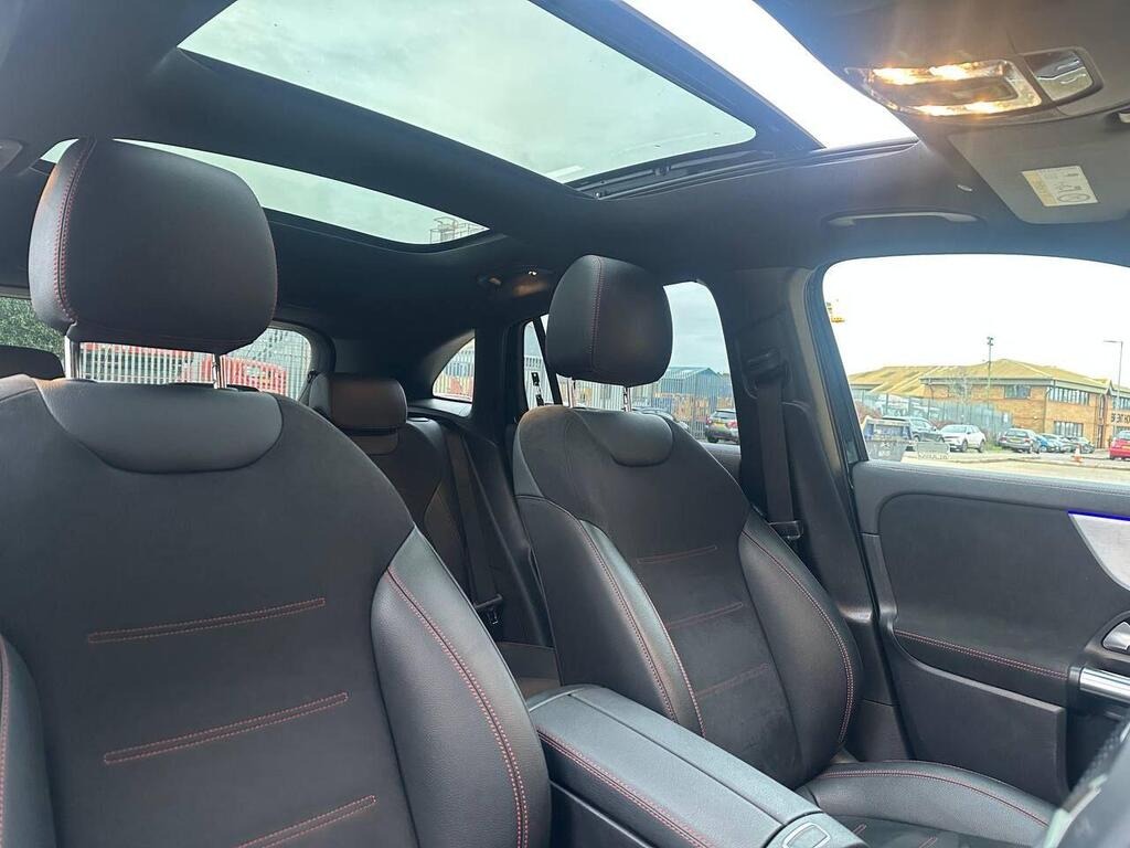 
								2021 Mercedes-Benz EQA EQA 250 66.5kWh AMG Line full									