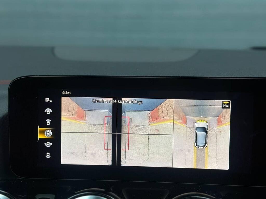 
								2021 Mercedes-Benz EQA EQA 250 66.5kWh AMG Line full									