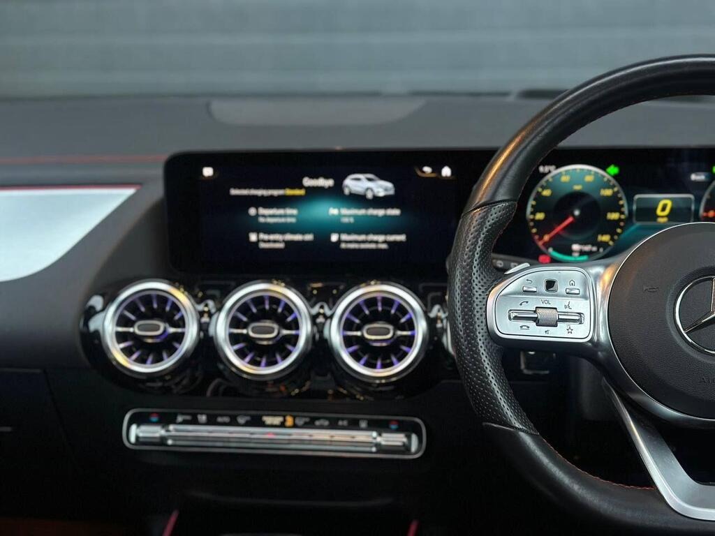 
								2021 Mercedes-Benz EQA EQA 250 66.5kWh AMG Line full									