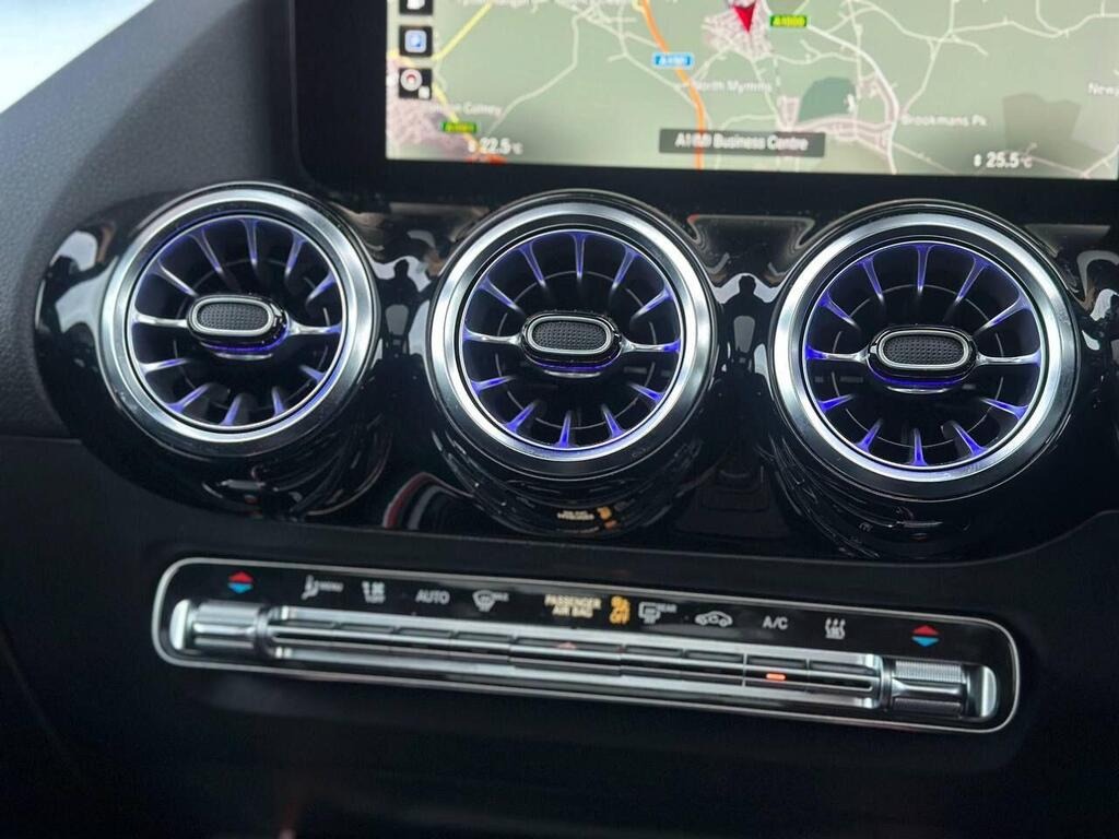 
								2021 Mercedes-Benz EQA EQA 250 66.5kWh AMG Line full									