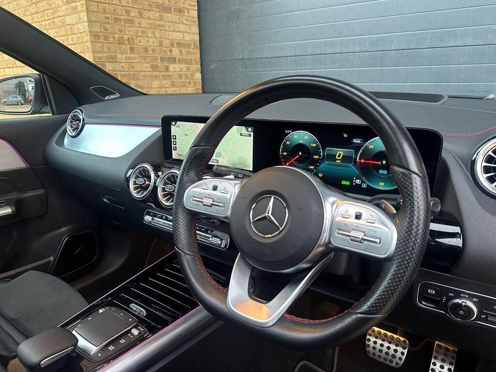 
								2021 Mercedes-Benz EQA EQA 250 66.5kWh AMG Line full									