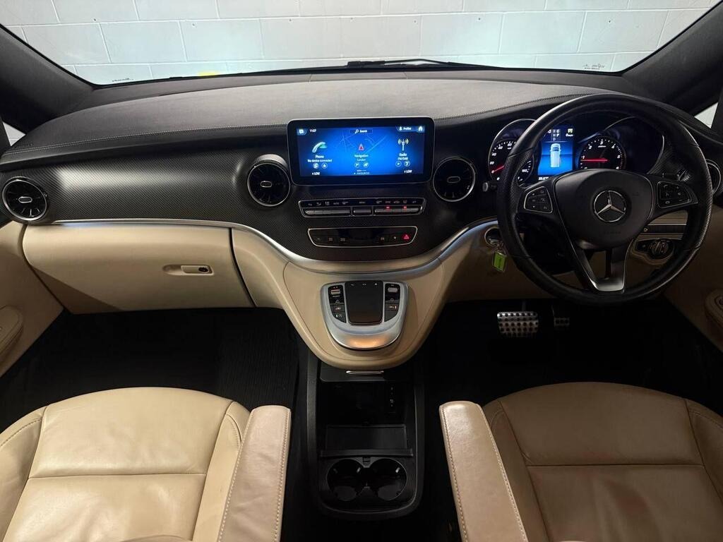 
								2023 Mercedes-Benz V Class 2.0 V300d AMG Line G-Tronic+ full									