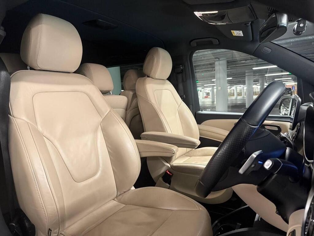 
								2023 Mercedes-Benz V Class 2.0 V300d AMG Line G-Tronic+ full									