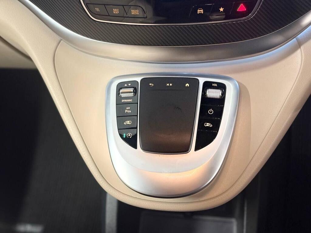 
								2023 Mercedes-Benz V Class 2.0 V300d AMG Line G-Tronic+ full									