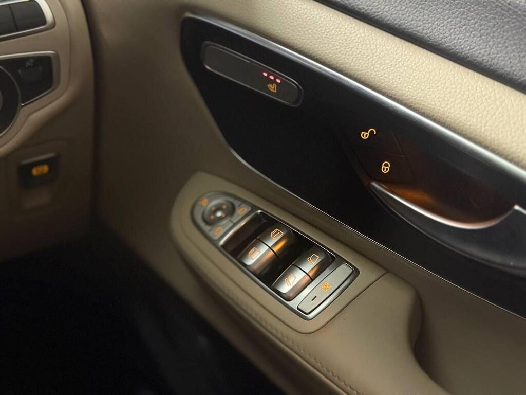 
								2023 Mercedes-Benz V Class 2.0 V300d AMG Line G-Tronic+ full									