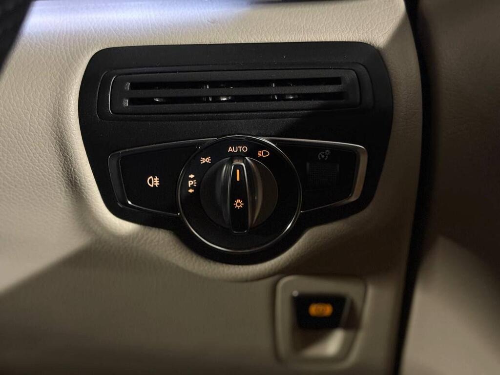 
								2023 Mercedes-Benz V Class 2.0 V300d AMG Line G-Tronic+ full									