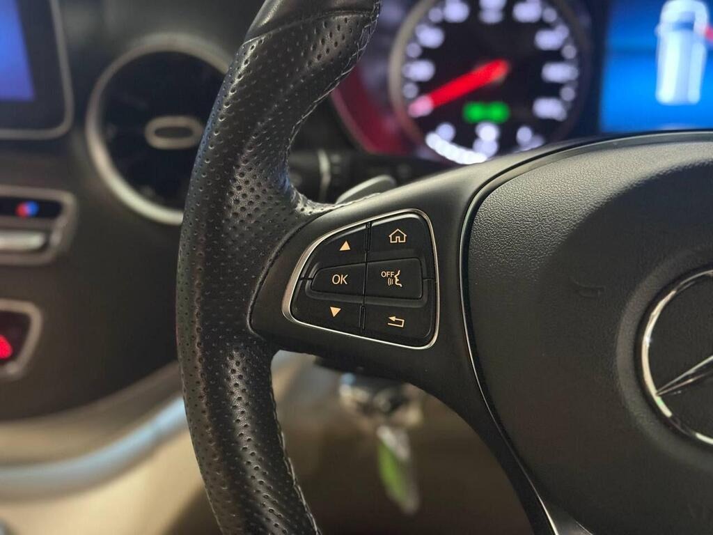 
								2023 Mercedes-Benz V Class 2.0 V300d AMG Line G-Tronic+ full									