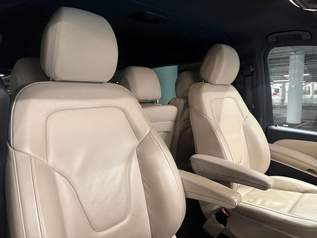 
								2023 Mercedes-Benz V Class 2.0 V300d AMG Line G-Tronic+ full									