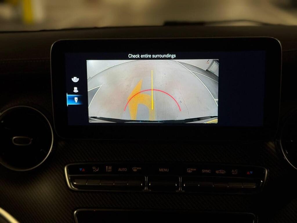 
								2023 Mercedes-Benz V Class 2.0 V300d AMG Line G-Tronic+ full									