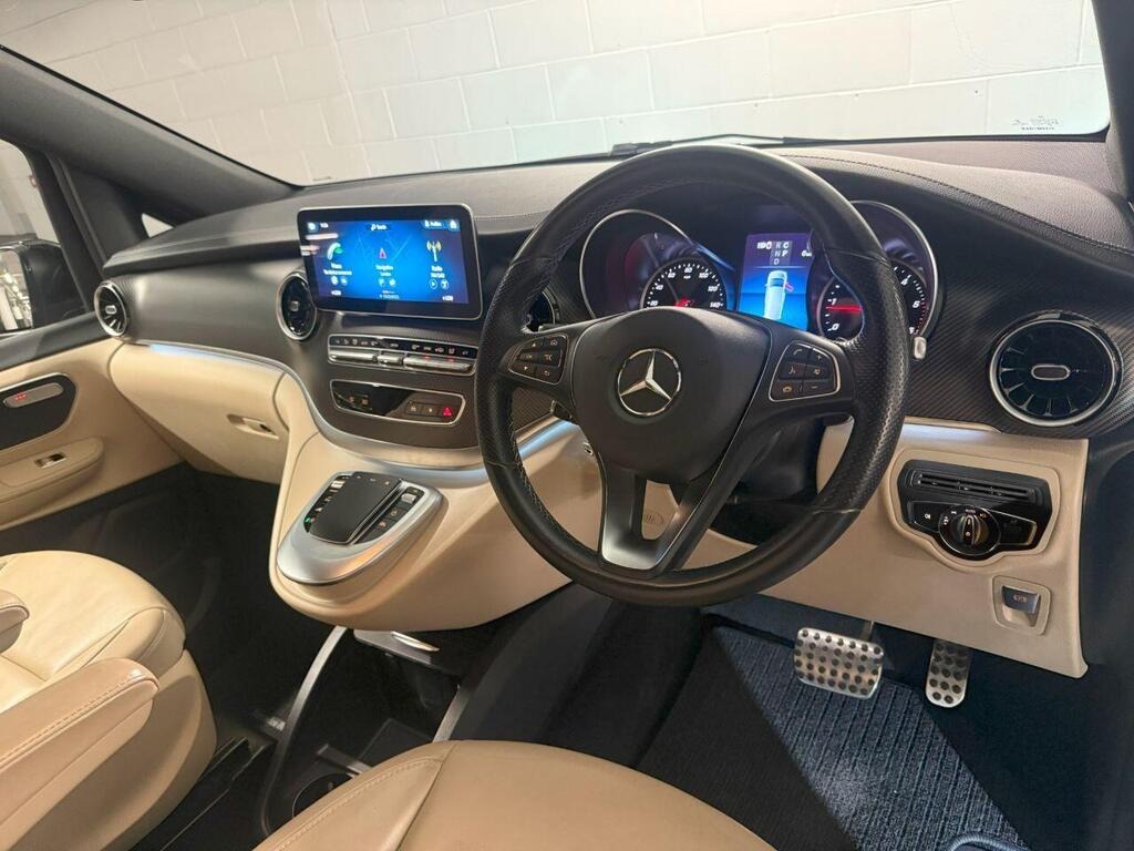 
								2023 Mercedes-Benz V Class 2.0 V300d AMG Line G-Tronic+ full									