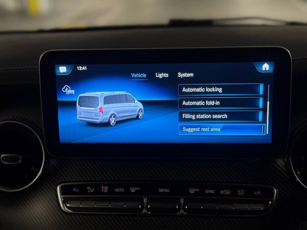 
								2023 Mercedes-Benz V Class 2.0 V300d AMG Line G-Tronic+ full									